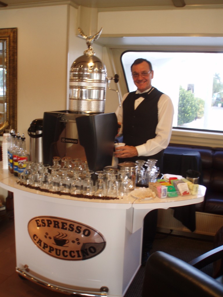  Bennett, of B&B Cappuccino Corp., provided delicious coffee drinks all evening.